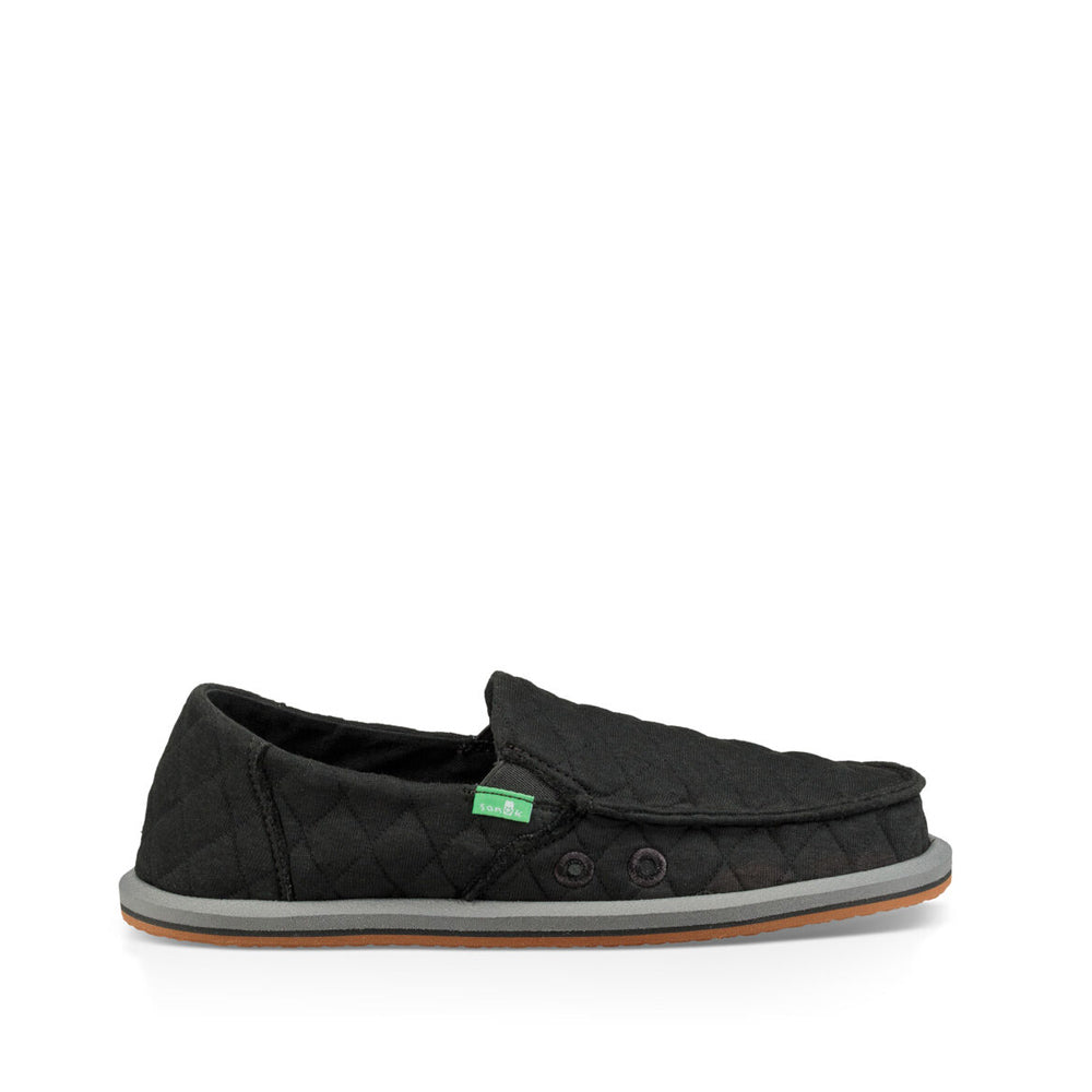 products/SANUK_LIL_DONNA_QUILTED_1106974-DCRC_AA_9683ae9c-5281-4fb2-a63d-c5cfd71c399a.jpg